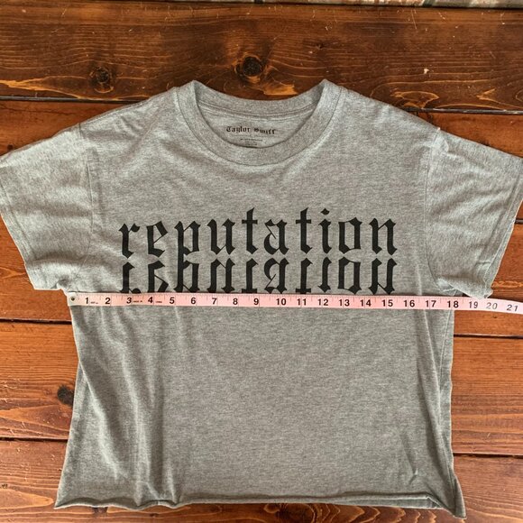 Taylor Swift Reputation Tour Large Gray Women's Crop Top T-Shirt Fan Concert EUC - Picture 8 of 10